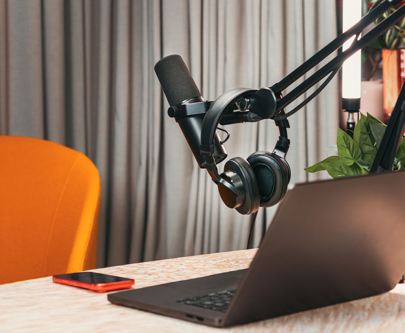 Best Microphones for Content Creators in 2026